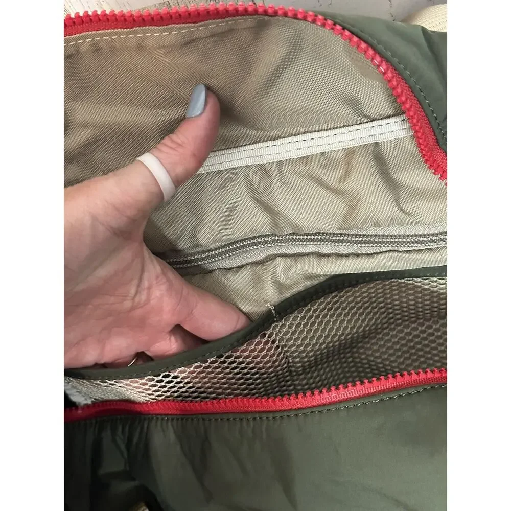 NWT Kelly Moore Duffle Nylon Water Resistant Camera Bag Luggage Carry On QUALITY